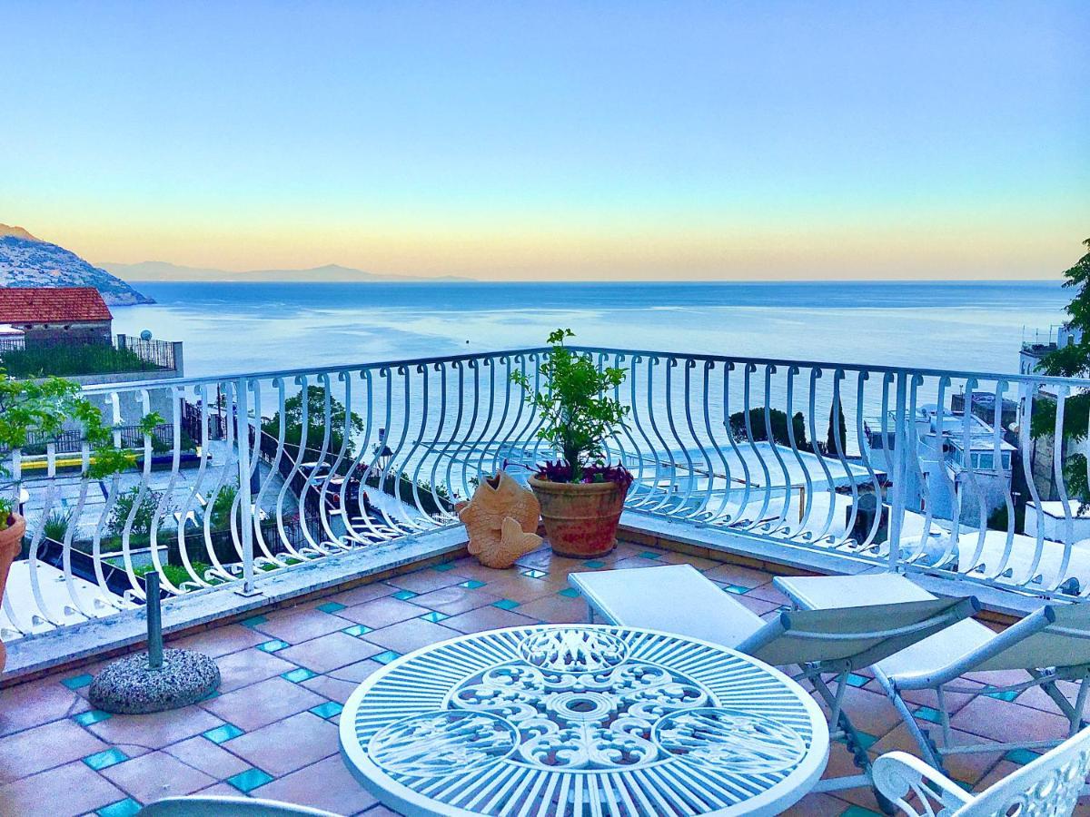 Hotel Villa Delle Palme In Позитано Екстериор снимка