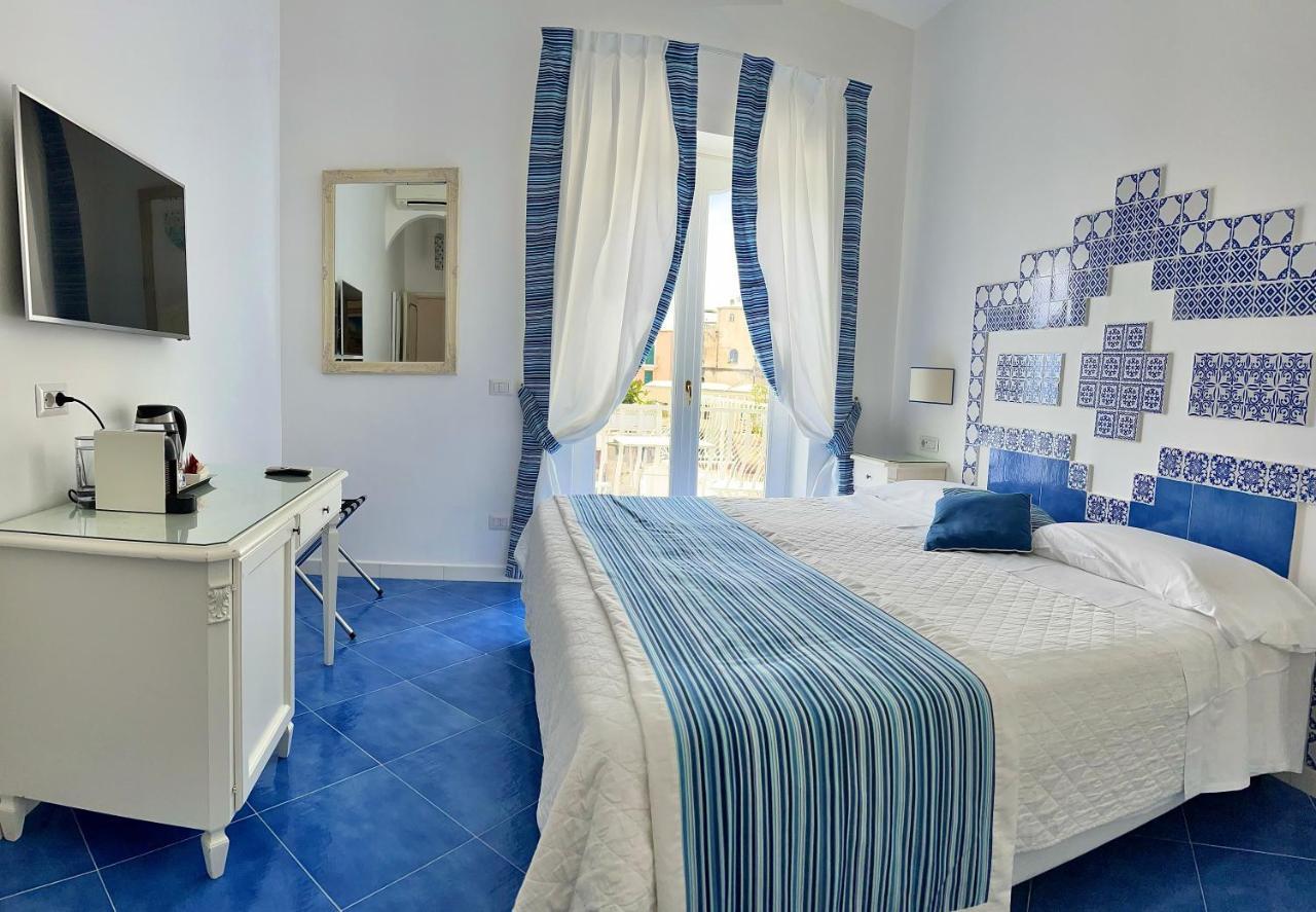 Hotel Villa Delle Palme In Позитано Екстериор снимка