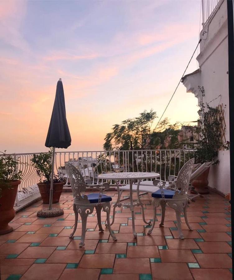 Hotel Villa Delle Palme In Позитано Екстериор снимка