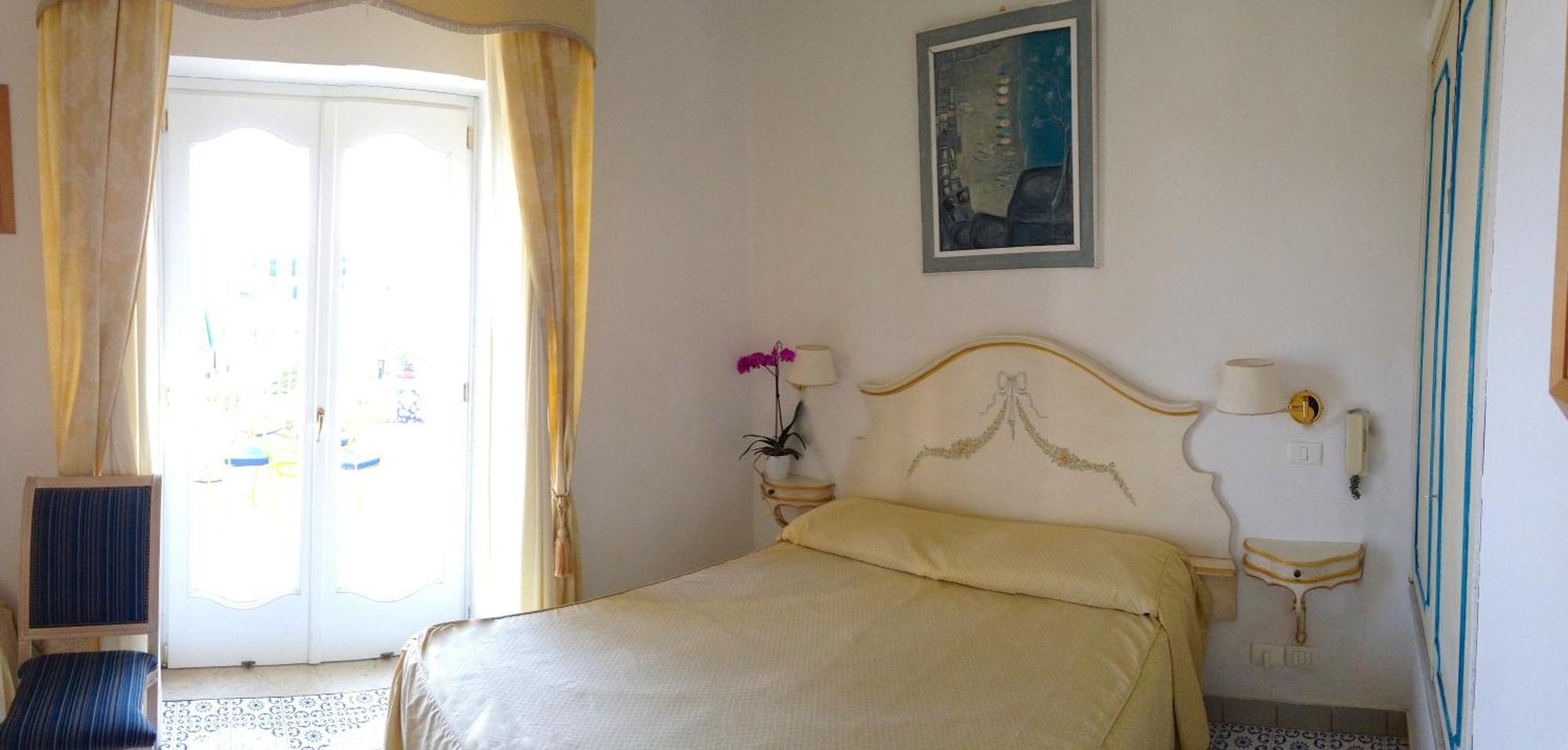 Hotel Villa Delle Palme In Позитано Стая снимка