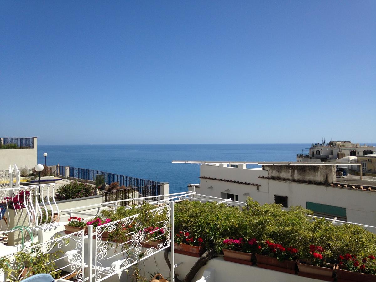 Hotel Villa Delle Palme In Позитано Екстериор снимка