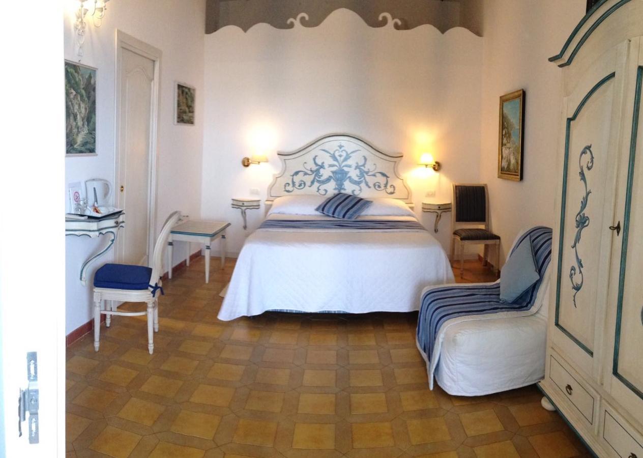 Hotel Villa Delle Palme In Позитано Екстериор снимка